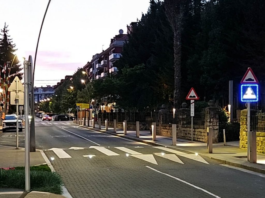 sistema inteligente de balizamiento luminoso en pasos de peatones